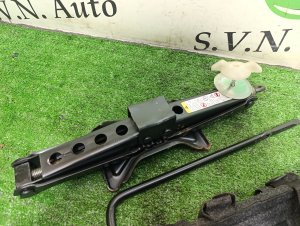 Поддомкратник/ домкрат HUMMER H3 2007