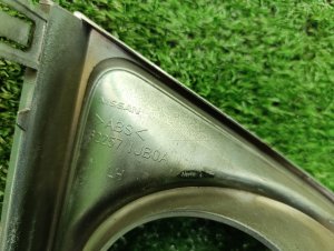 Накладка противотуманной фары левая NISSAN ELGRAND OEM 622571JB0A PNE52 2012