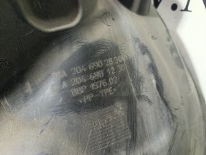 Подкрылок передний правый MERCEDES-BENZ 204.252 УНИВЕСАЛ 2008