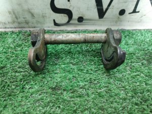 Болт регулировочный (правый) HUMMER H3 2007