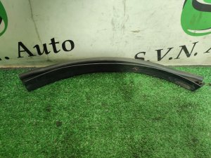 Уплотнитель двери задний правый HUMMER H3