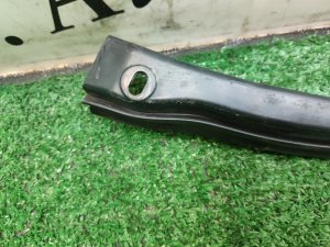 Уплотнитель двери задний правый HUMMER H3 2007