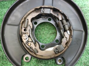 Щиток тормозного диска задний правый NISSAN X-TRAIL DNT31 2010