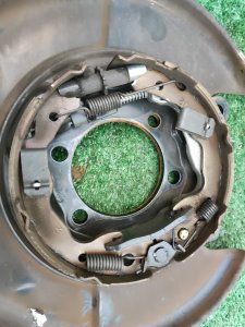 Щиток тормозного диска задний правый NISSAN X-TRAIL DNT31 2010