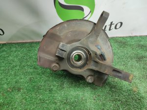 Ступица передняя левая MITSUBISHI AIRTREK CU2W 2004