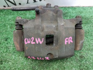 Суппорт передний правый MITSUBISHI AIRTREK