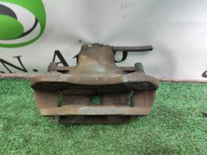 Суппорт передний правый MITSUBISHI AIRTREK CU2W 2004