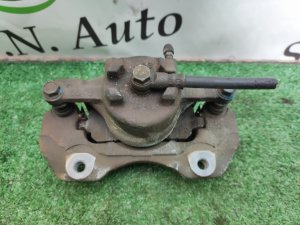 Суппорт передний правый MITSUBISHI AIRTREK CU2W 2004