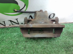 Суппорт передний левый MITSUBISHI AIRTREK CU2W 2004