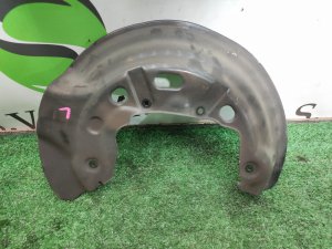 Щиток тормозного диска передний левый AUDI A8