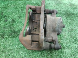 Суппорт передний левый HONDA STEPWGN RF1 1999