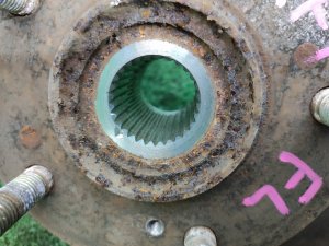 Ступица передняя левая HONDA STEPWGN RF1 1999