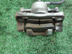 Суппорт передний правый SUZUKI ALTO LAPIN HE33S 2019