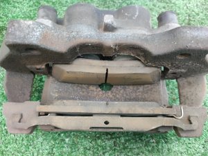 Суппорт передний правый JEEP GRAND CHEROKEE WK2 2011