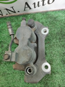 Суппорт передний левый JEEP GRAND CHEROKEE WK2 2011