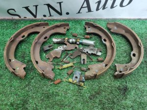 Колодки стояночного тормоза комплект на две стороны JEEP GRAND CHEROKEE