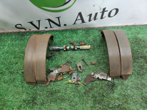 Колодки стояночного тормоза комплект на две стороны JEEP GRAND CHEROKEE WK2 2011