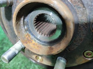 Ступица задняя левая SUBARU FORESTER SG5 2005