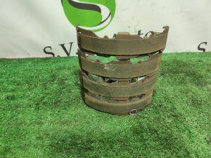 Колодки стояночного тормоза комплект на две стороны TOYOTA ALPHARD MNH15 2004