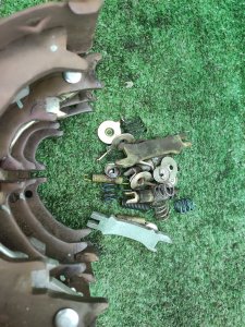 Колодки стояночного тормоза комплект на две стороны TOYOTA ALPHARD MNH15 2004