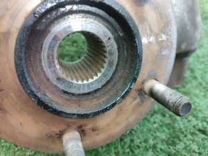 Ступица передняя левая MITSUBISHI GALANT FORTIS CY3A 2010