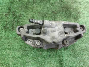 Суппорт передний правый под 316 мм диск VOLVO XC70 УНИВЕСАЛ 2008