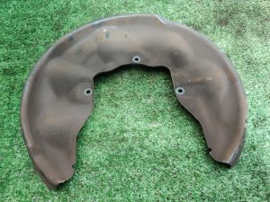 Щиток тормозного диска задний правый под диск 310 мм AUDI A8 4E 2006