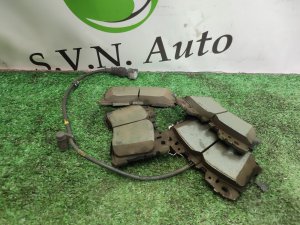 Тормозные колодки (передние) LEXUS LS460