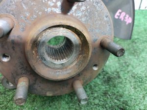 Ступица передняя правая MAZDA CX-7 ER3P 2010