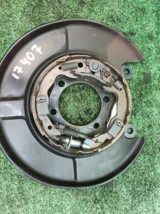 Щиток тормозного диска задний левый NISSAN X-TRAIL DNT31 2010