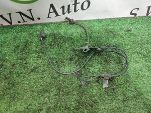 Датчик ABS передний правый TOYOTA AQUA OEM 8954252130 NHP10 2011-