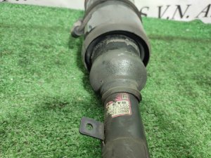 Стойка передняя правая 4WD TOYOTA CROWN MAJESTA OEM 4801030150 UZS187 2004