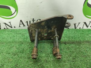 Стремянка рессоры правая HUMMER H3 OEM 11610227, 15295280 2007