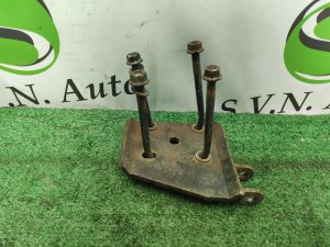 Стремянка рессоры левая HUMMER H3 OEM 11610227, 15295279 2007