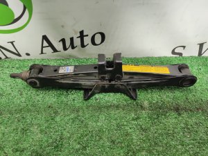 Домкрат LEXUS IS250