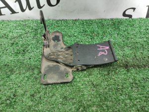 Крюк капота AUDI A8 OEM 4E0823485 4E 2006