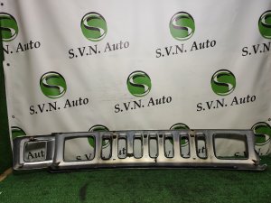 Решетка радиатора (ДЕФЕКТ) HUMMER H3 2007