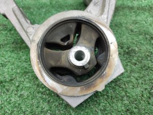Подушка ДВС (задняя) HONDA ELYSION OEM 50810SJM000 RR1 2006