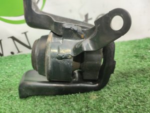 Подушка ДВС (правая) TOYOTA ISIS OEM 1230522240 ZNM10 2008