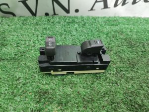 Кнопка стеклоподъемника передняя правая 15897773 HUMMER H3