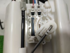 Насос топливный MAZDA CX-7 OEM L33L1335ZA ER3P 2010