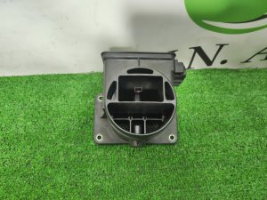Датчик массового расхода воздуха MITSUBISHI DIAMANTE OEM MD189575 F12A 1994