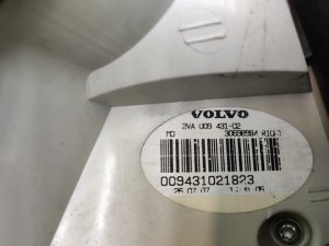 Стоп сигнал правый VOLVO XC70 OEM 30698984 УНИВЕСАЛ 2008