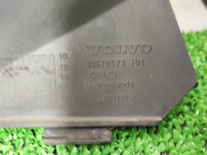 Молдинг лобового стекла правый VOLVO V40 OEM 31378573 MW 2014