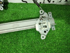 Стеклоподьемник передний правый NISSAN SERENA OEM 807204N001 PC24 2002