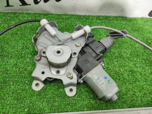 Стеклоподьемник передний правый MITSUBISHI AIRTREK OEM MR573878 CU2W 2004