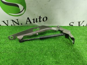 Петля капота правая VOLVO XC70 OEM 31385811, 30649516 УНИВЕСАЛ 2008