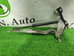 Петля капота правая VOLVO XC70 OEM 31385811, 30649516 УНИВЕСАЛ 2008