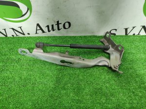 Петля капота правая VOLVO XC70 OEM 31385811, 30649516 УНИВЕСАЛ 2008