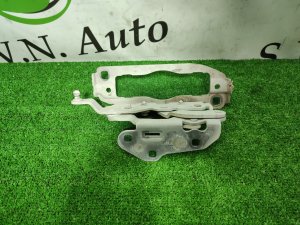 Петля капота правая MERCEDES-BENZ 204.252 OEM A2048800828 УНИВЕСАЛ 2008